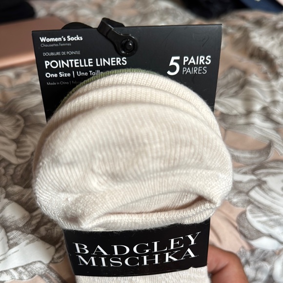 Badgley Mischka Women’s Casual Cream & green Socks. - Picture 5 of 5